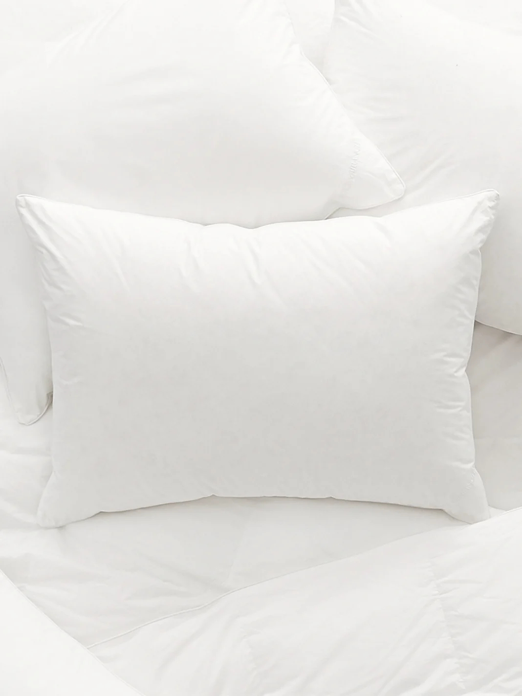 Firm standard Boll & Branch down pillow review by Deandrea Wright